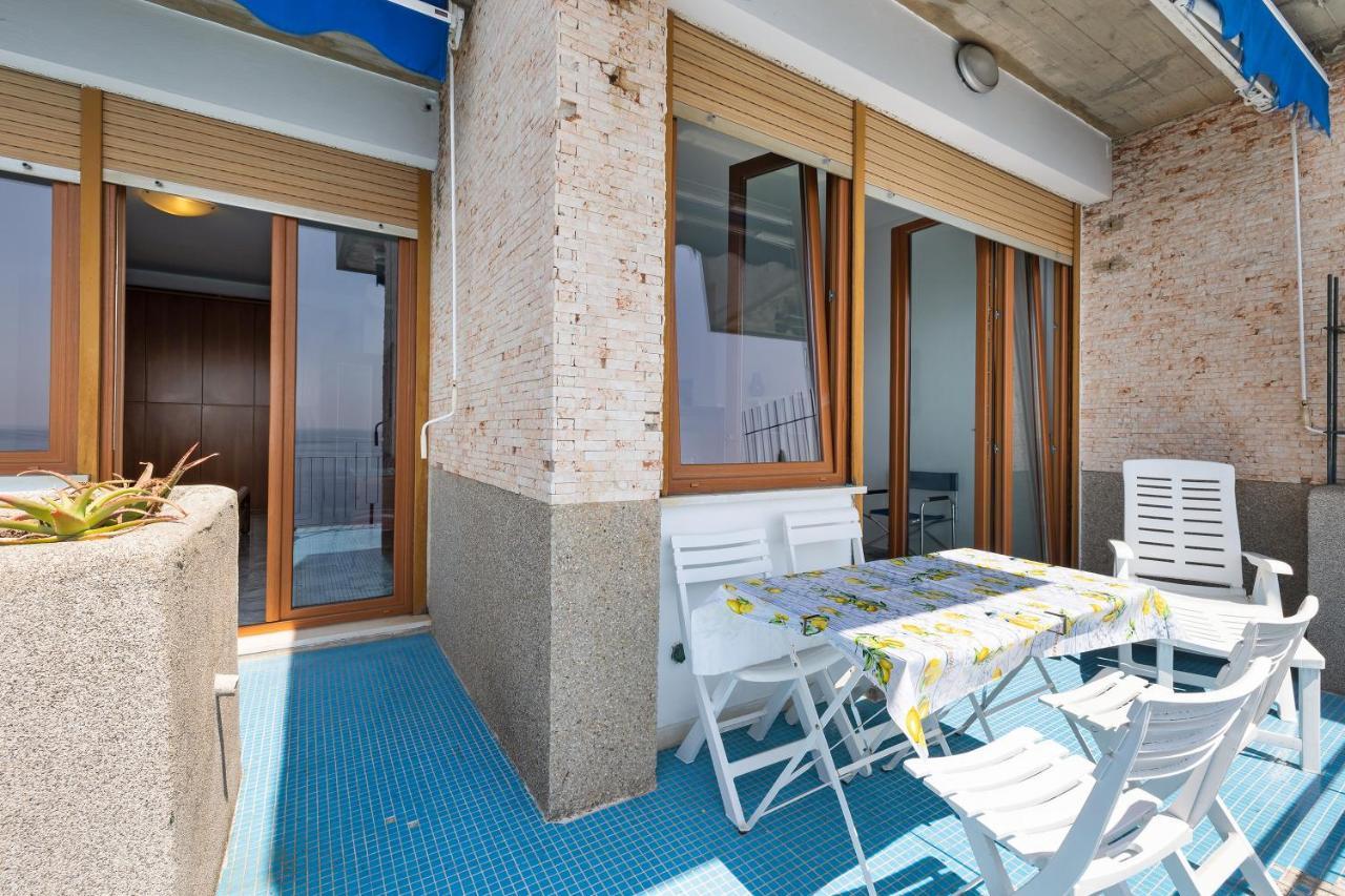 Appartamento stupenda vista mare Bergeggi Exterior foto